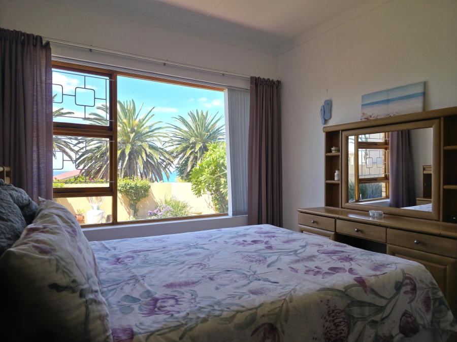 4 Bedroom Property for Sale in Wavecrest Eastern Cape